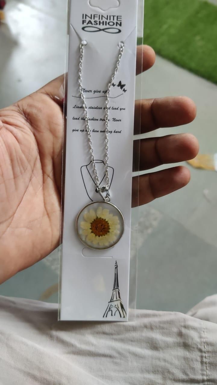 Natural White Daisy Preserved In Resin  Pendant For Men & Women