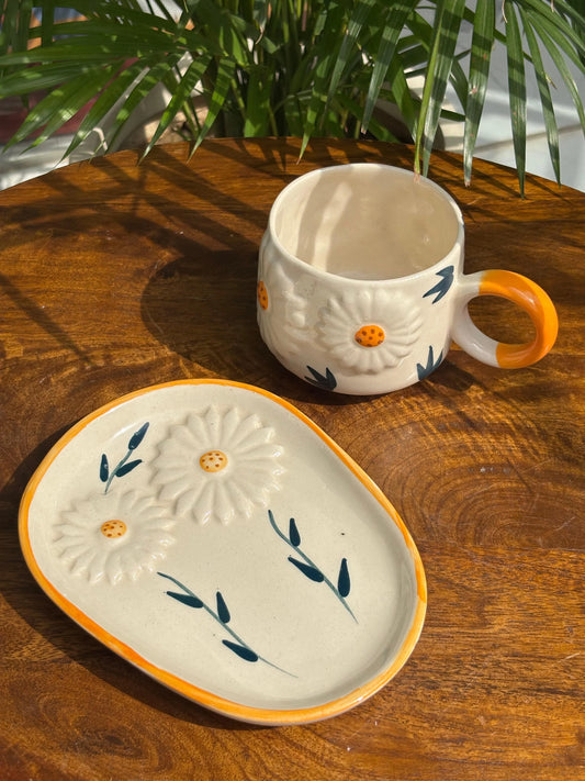 Cozy Daisy Mug and Saucer